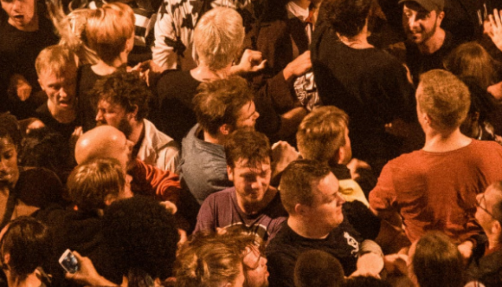 crowd_pexels